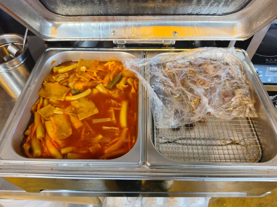 셀프바 순대와 쫄면 등 분식 메뉴