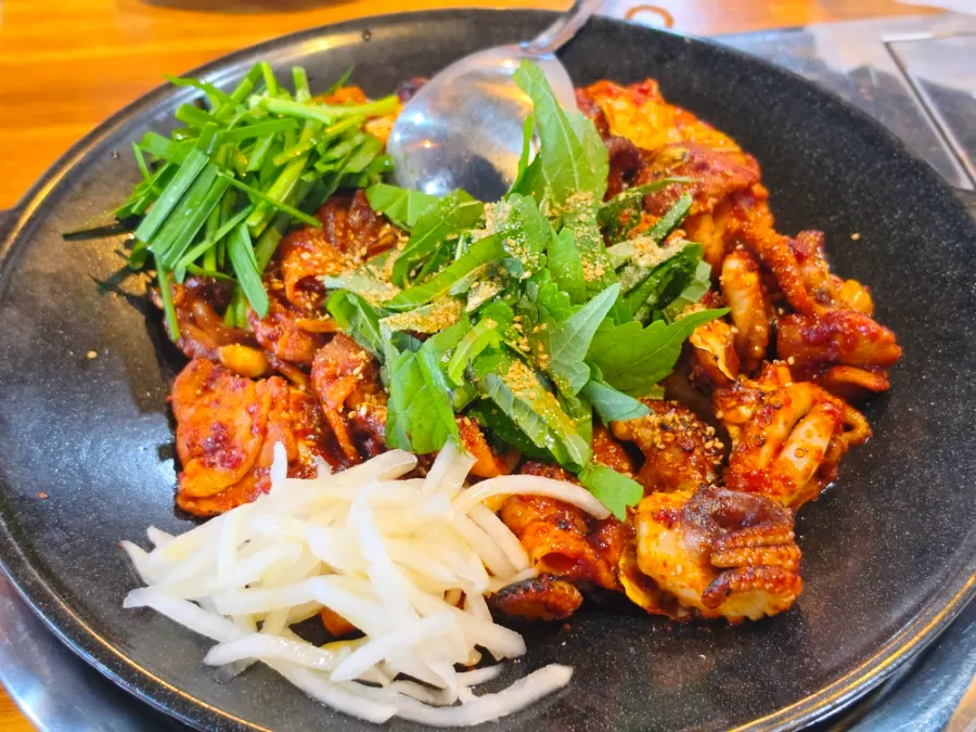철판에 나온 직화불쭈삼