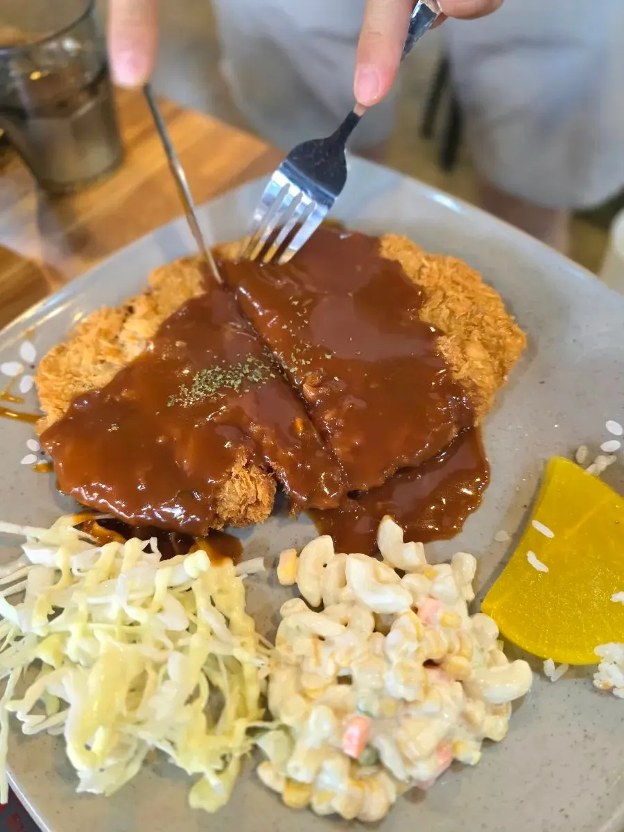 쭈꾸미와 계란찜을 함께 곁들인 한 입