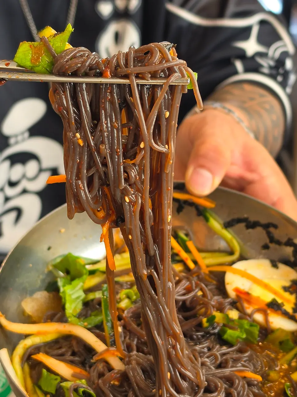 A bowl of cool mak-guksu ordered separately