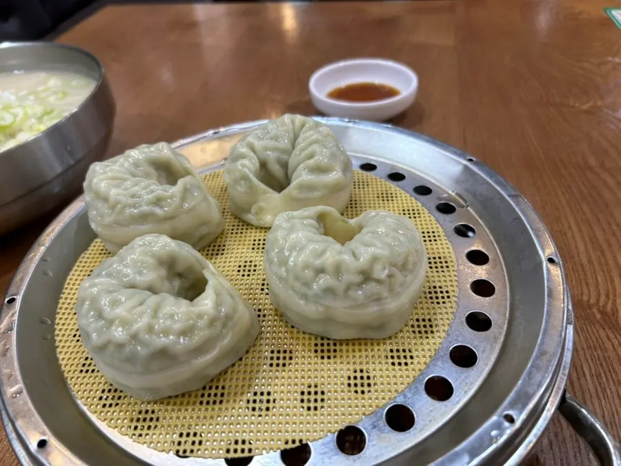 Horizontal photo of Hanyang Dak Kalguksu in Garak-dong