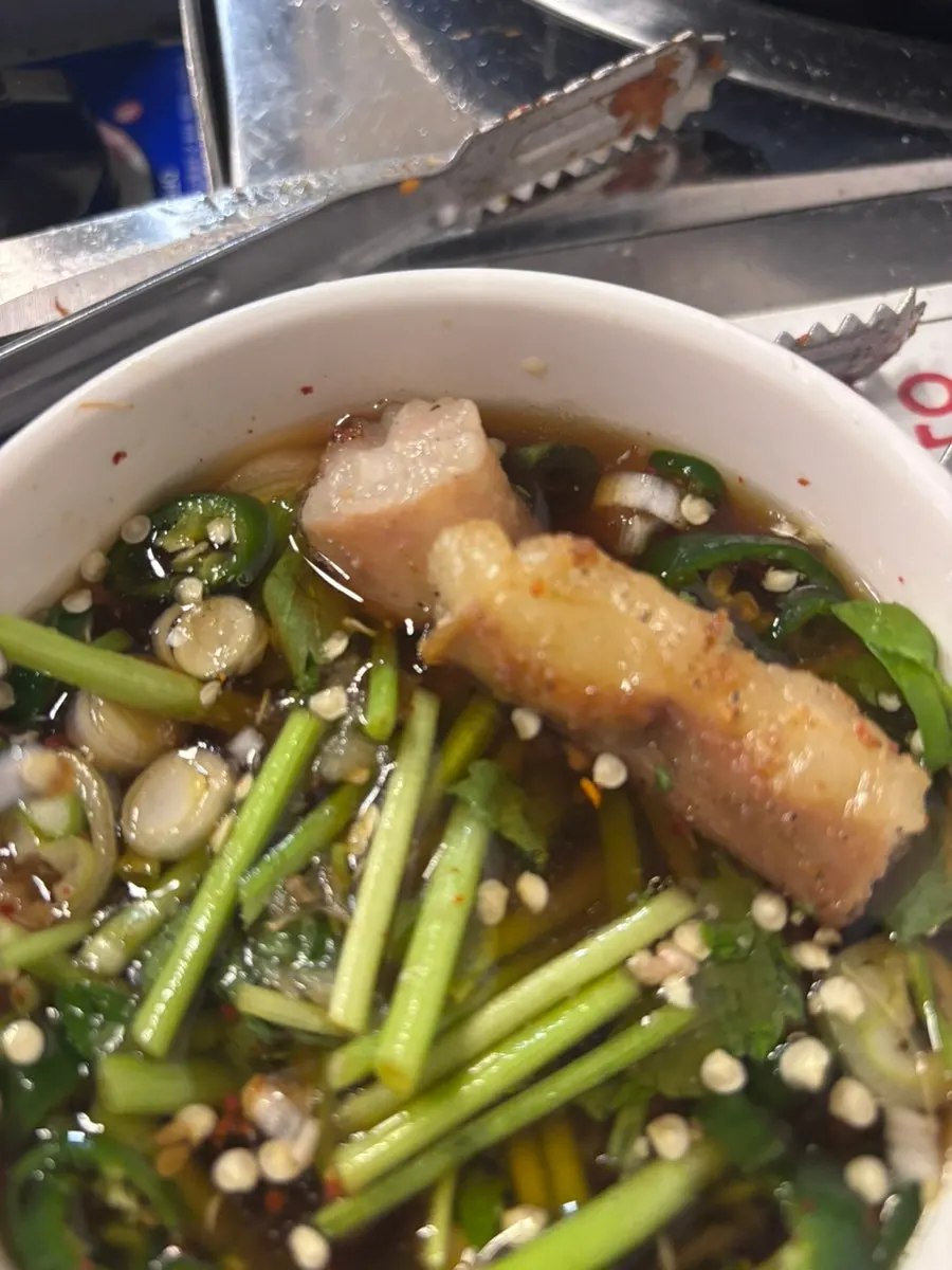 곱창 위에 대파김치를 올린 조합