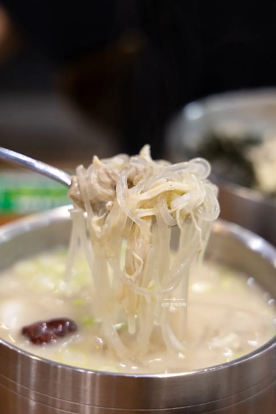 Hanyang Dak Kalguksu vertical preview photo