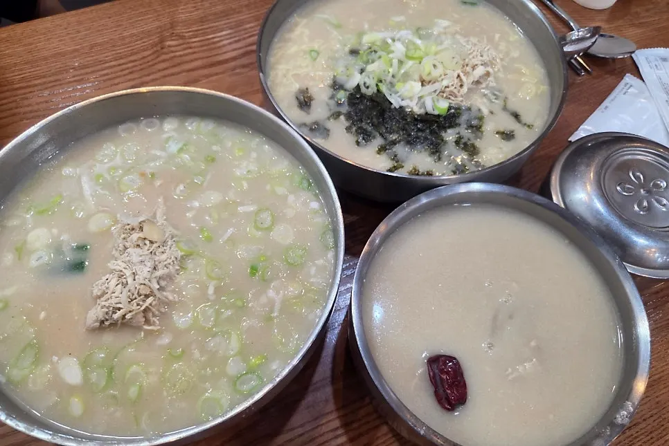 아이와 함께 먹은 닭칼국수 식사 자리