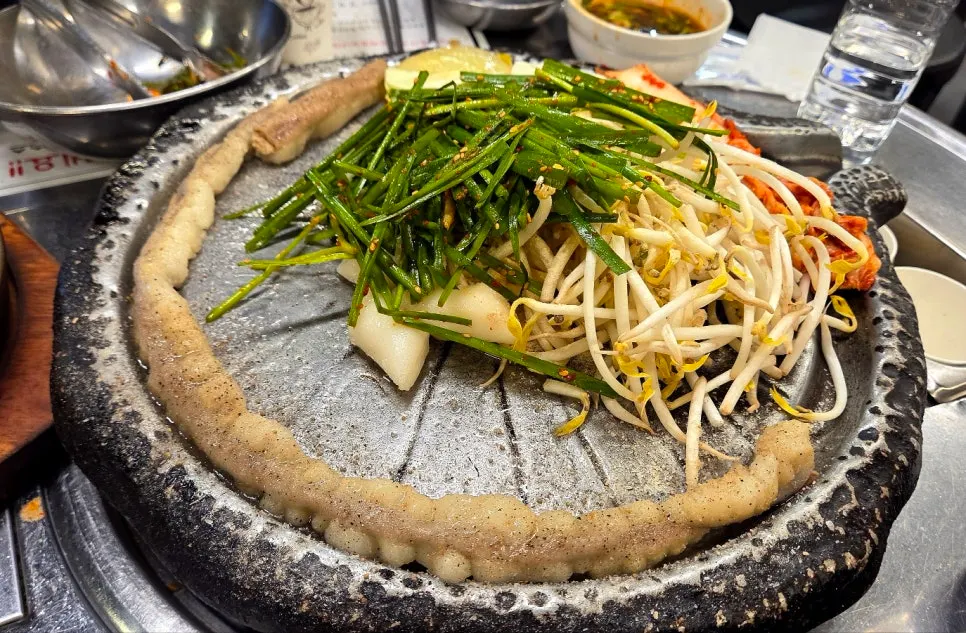 Kkakdugi yangbap mixed and ready to eat