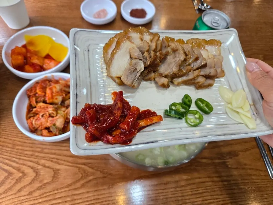 Plate of herbal boiled pork set