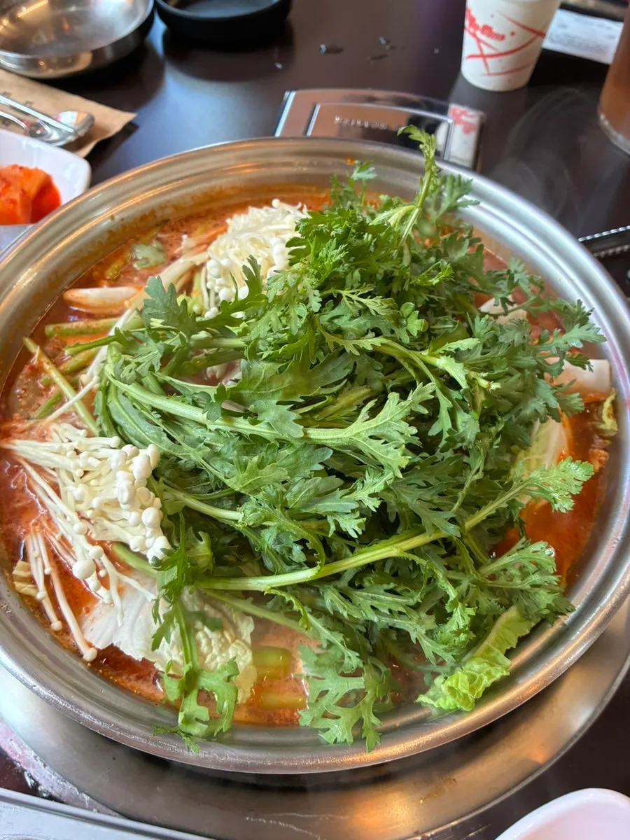 Medium gopchang hot pot table setting
