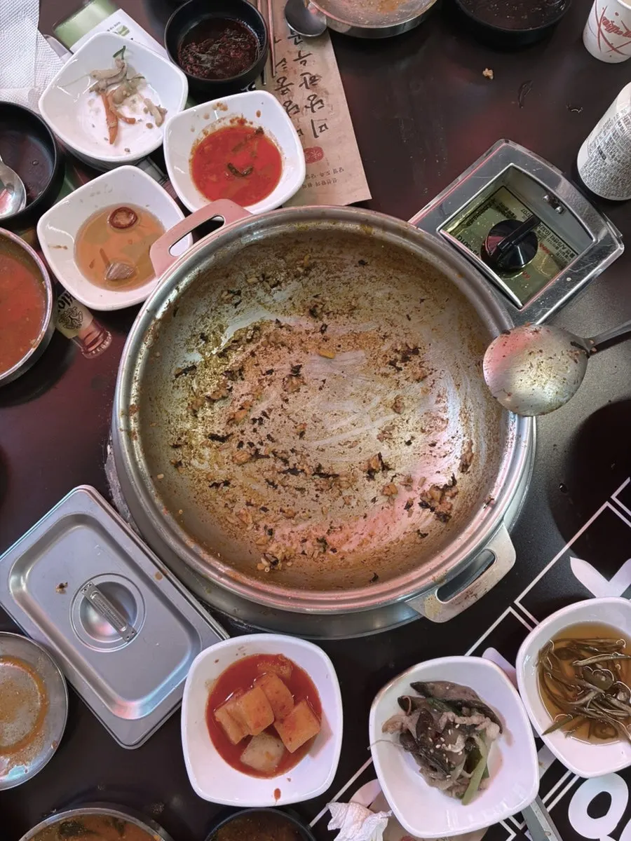 Fried rice cooked in hot pot seasoning