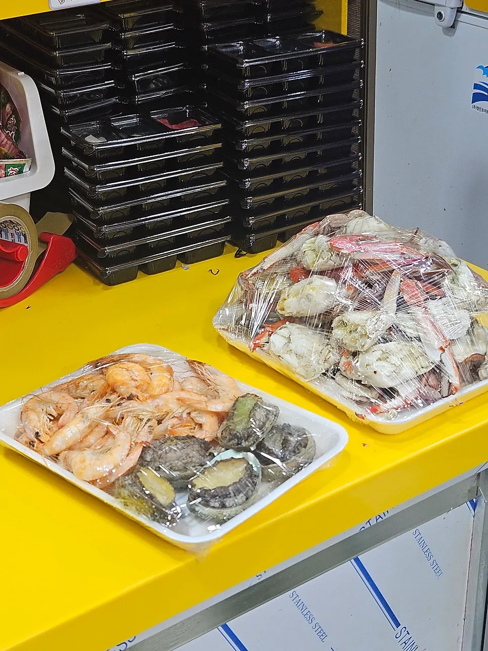 킹크랩과 대게를 포함한 갑각류
