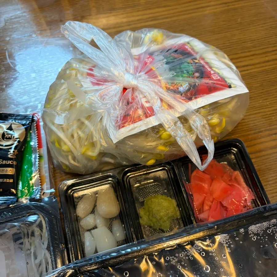 콩나물을 넣어 끓이는 매운탕 재료