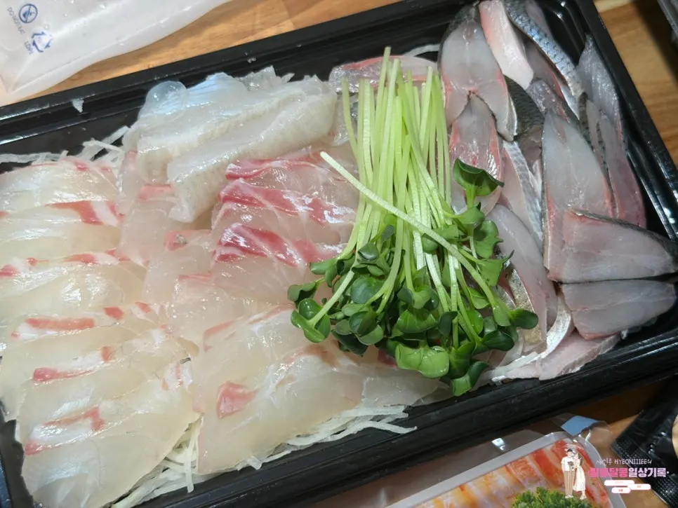 9월 제철 전어회 한 점