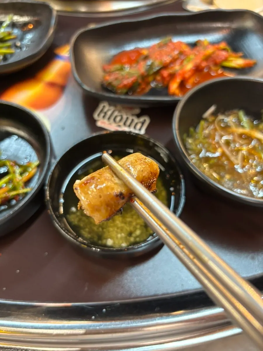 곱이 가득한 곱창구이 단면