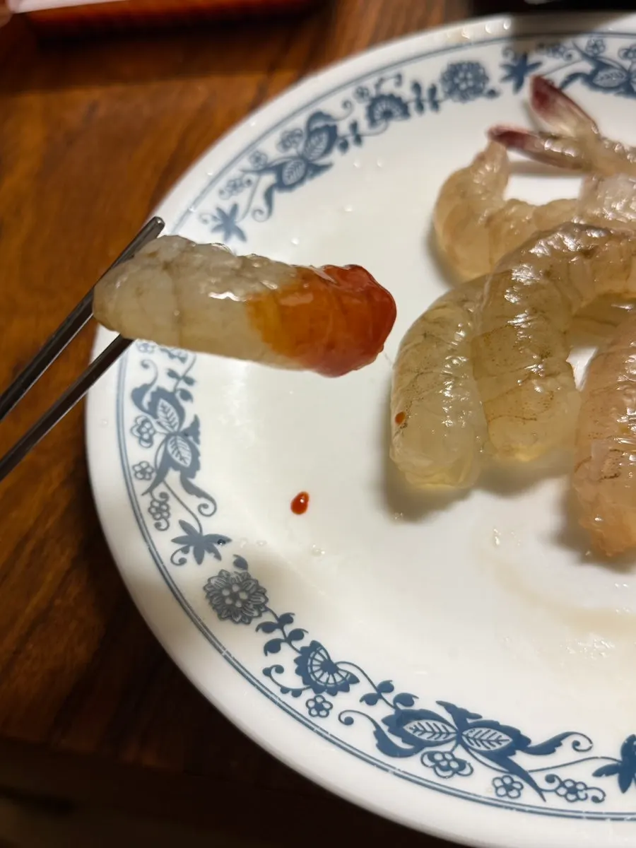 집에서 펼친 전갱이모듬회 접시와 무순
