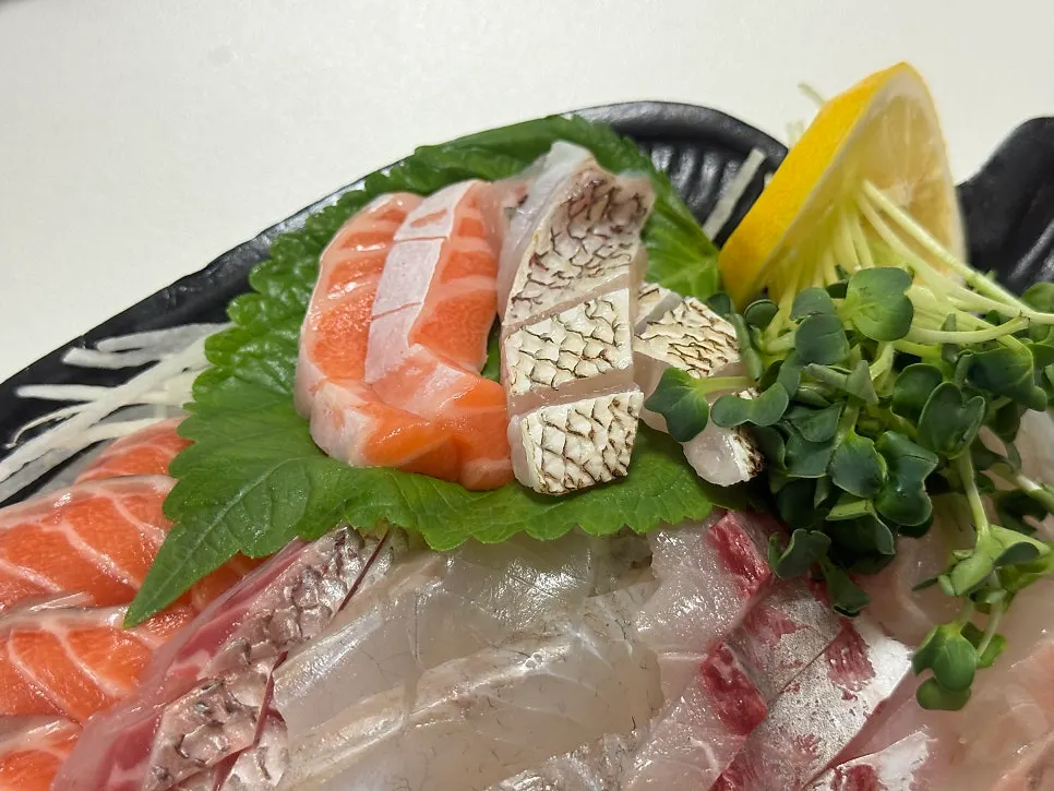 7만 원 구성의 모둠회 전체 모습