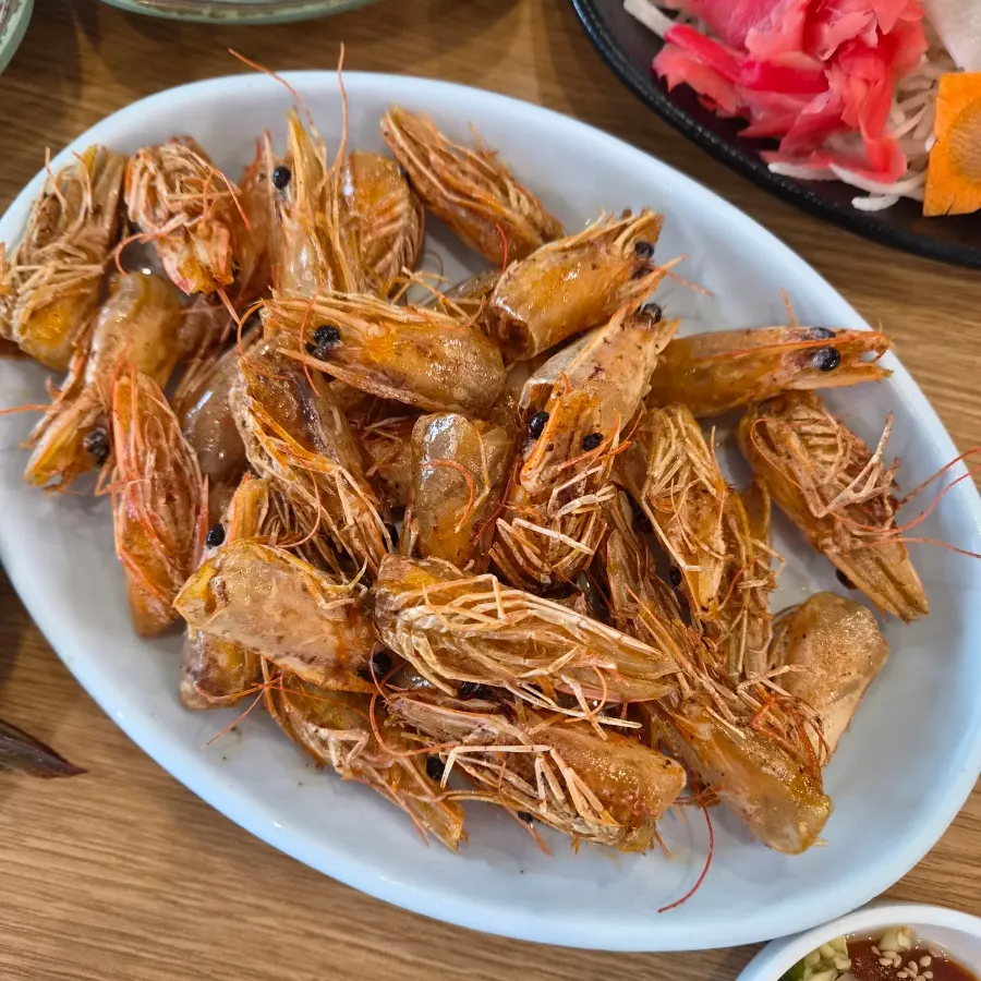 A more roughly peeled batch of shrimp
