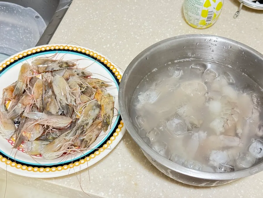 차갑게 세팅한 생새우회