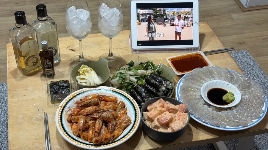 바삭하게 구운 새우 대가리 버터구이
