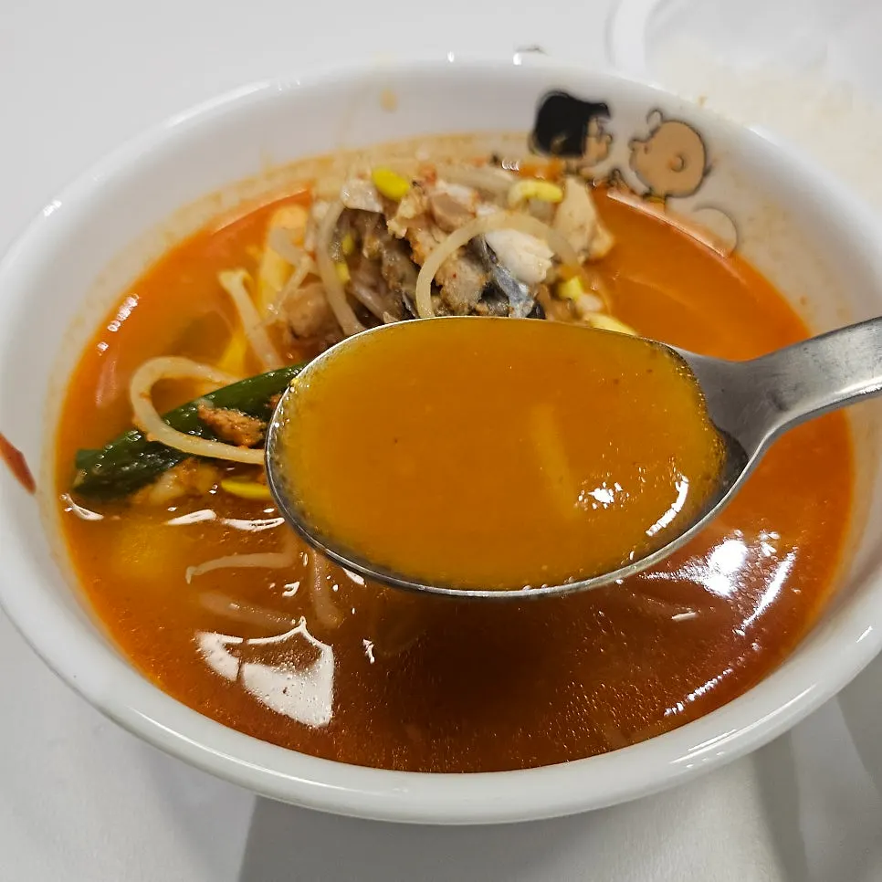 The finished spicy bean sprout fish stew