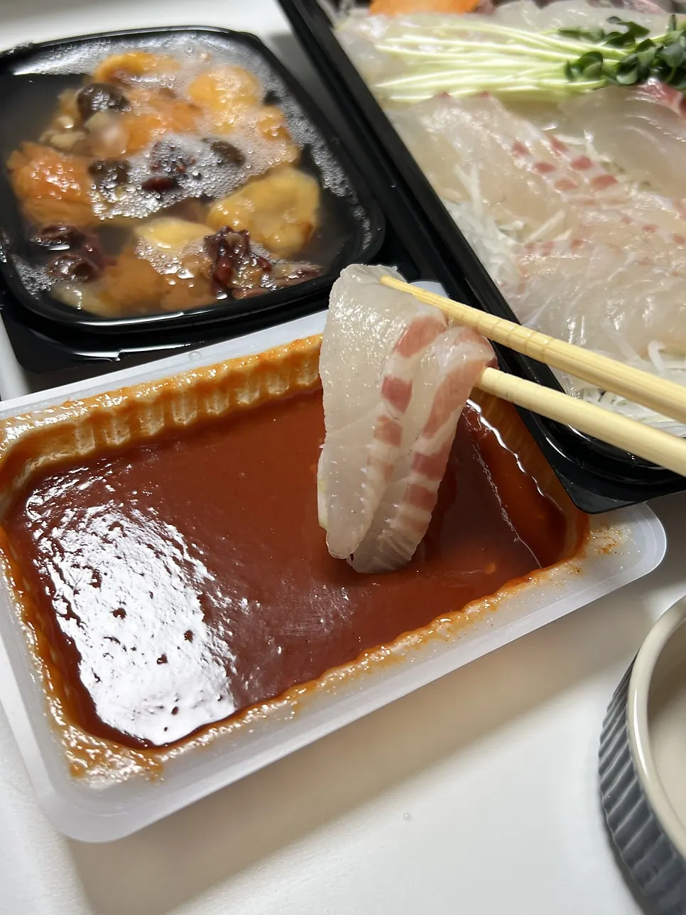 두툼하게 썬 대광어와 대참돔 회