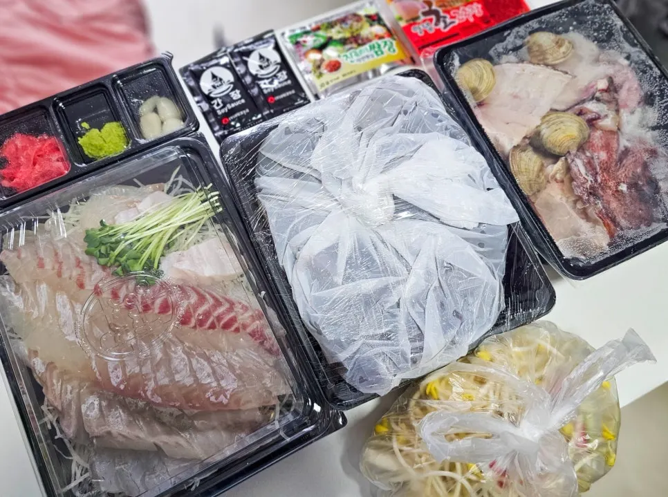 Ordered small jamgwangwoehoe platter and 1kg of live shrimp