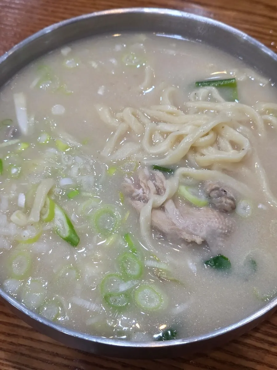 삼계닭과 찹쌀밥 새싹삼 관련 사진