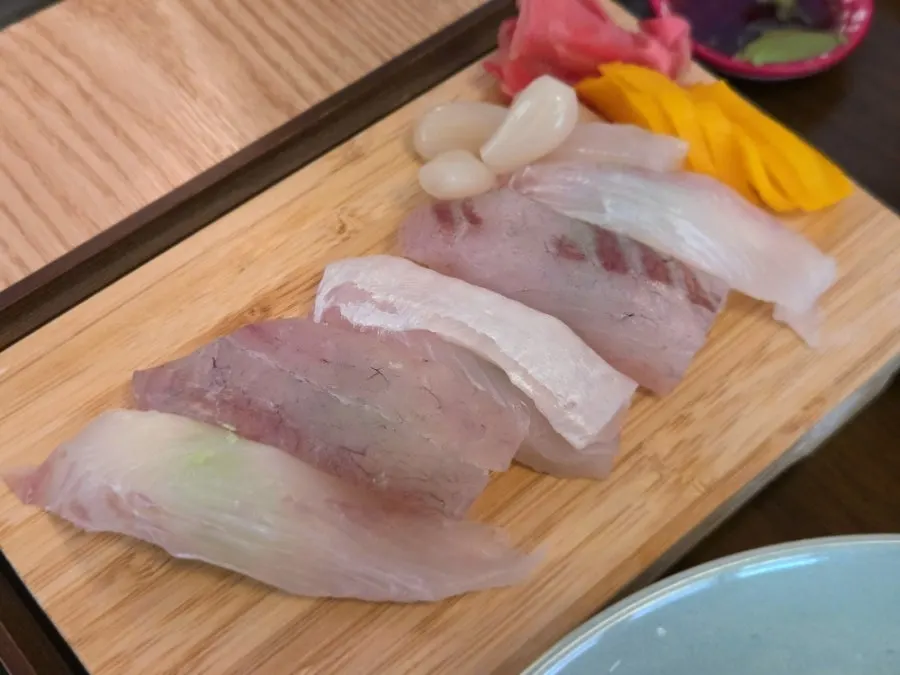 생선초밥과 냉모밀 돈가스 세트