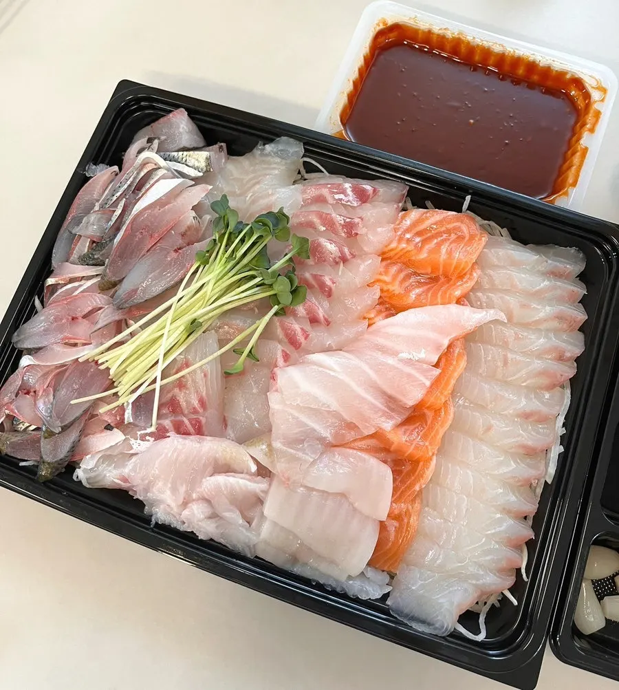 전어 광어 참돔 연어 모둠회