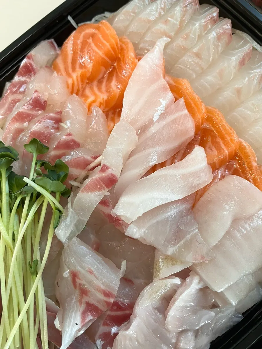 광어와 참돔을 담은 모둠회