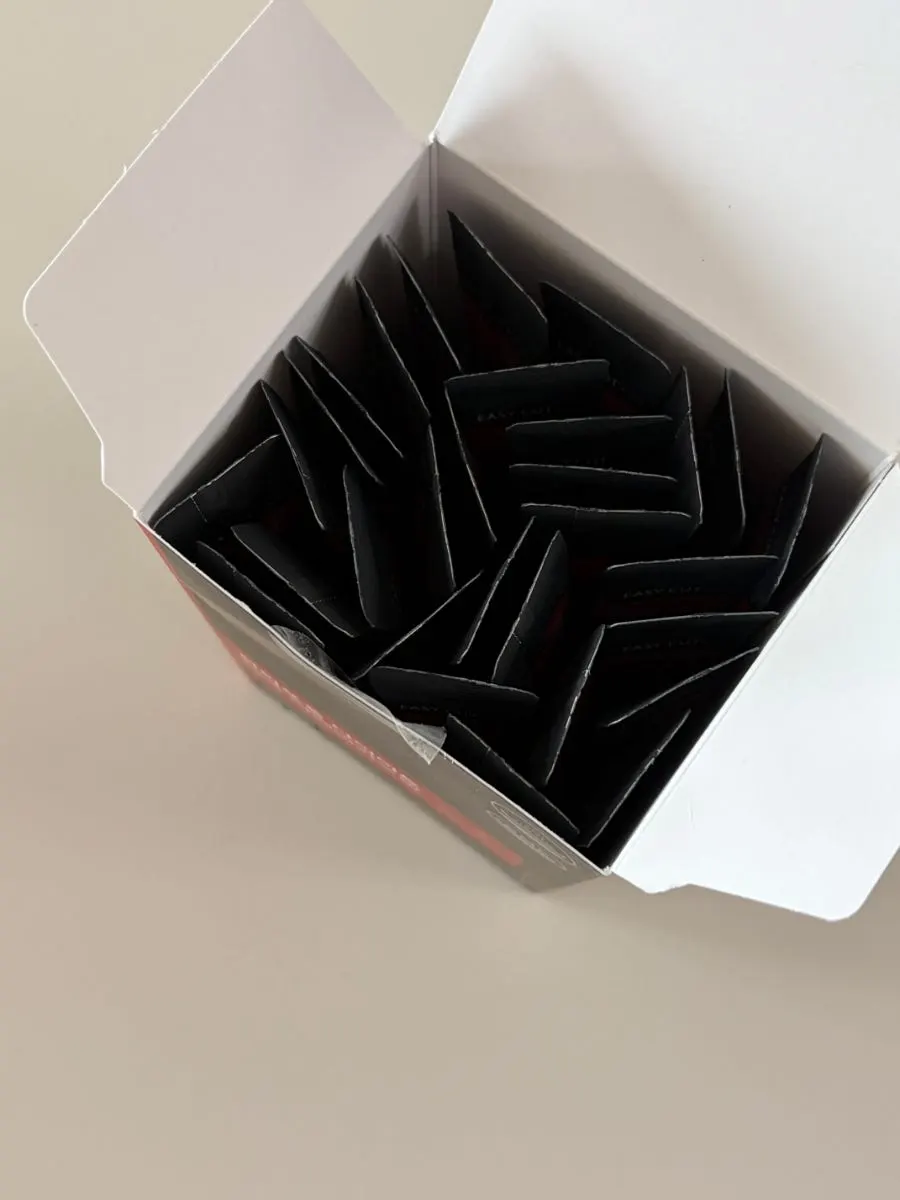 EASY CUT 표시가 있는 다이어트커피 스틱 상단
