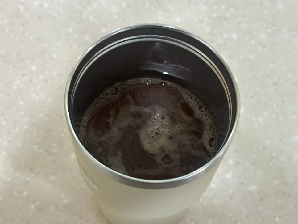 Fine powder from an easy-cut opened stick coffee pack