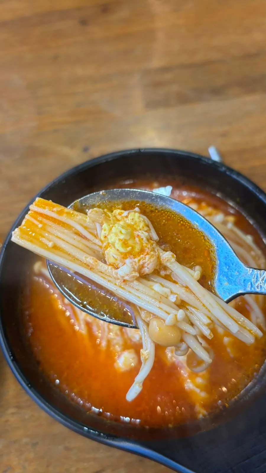 기본으로 나온 순두부찌개와 계란찜