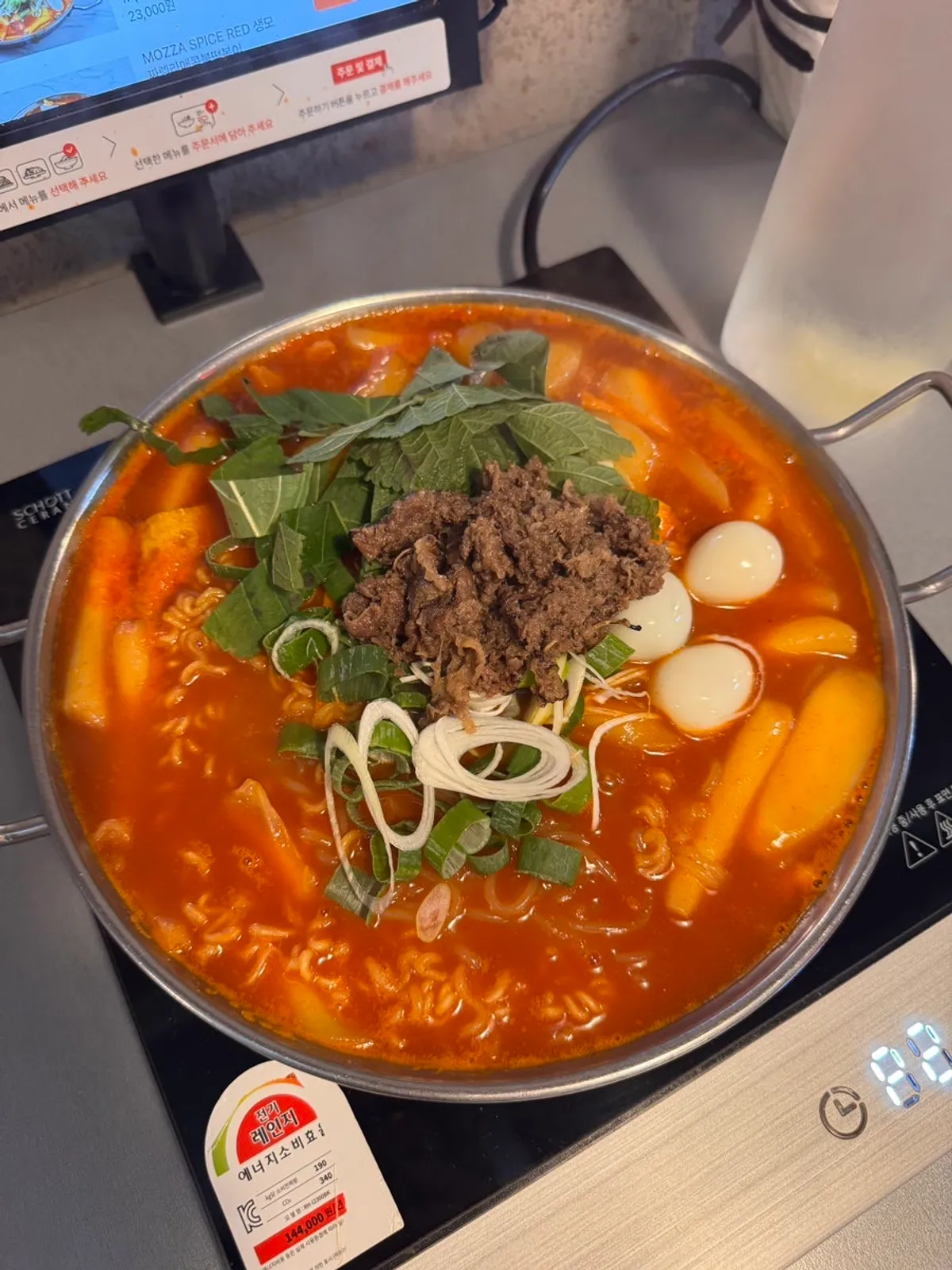 BROWN brisket tteokbokki with brisket, jjolmyeon, and ramen noodles