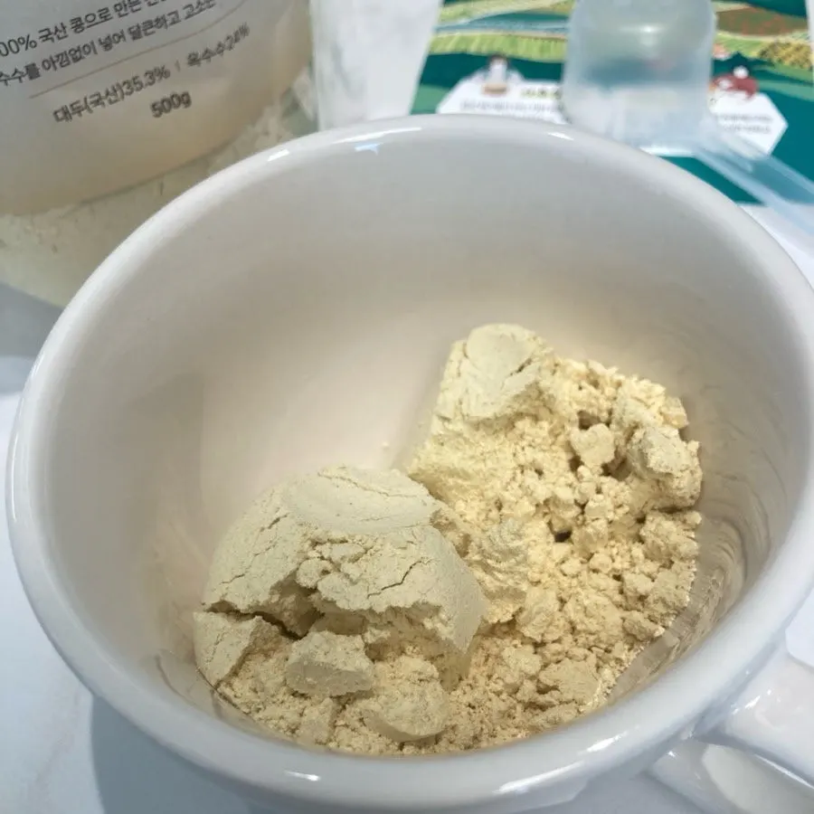 Corn bean cream soup finished by stirring in 150ml of warm water
