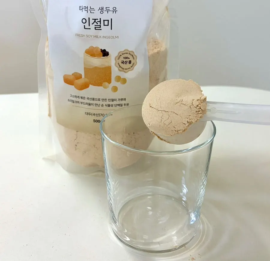 Powder and 180mL of water prepared in a cup