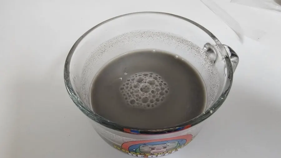 Black soybean soy milk prepared as a breakfast substitute