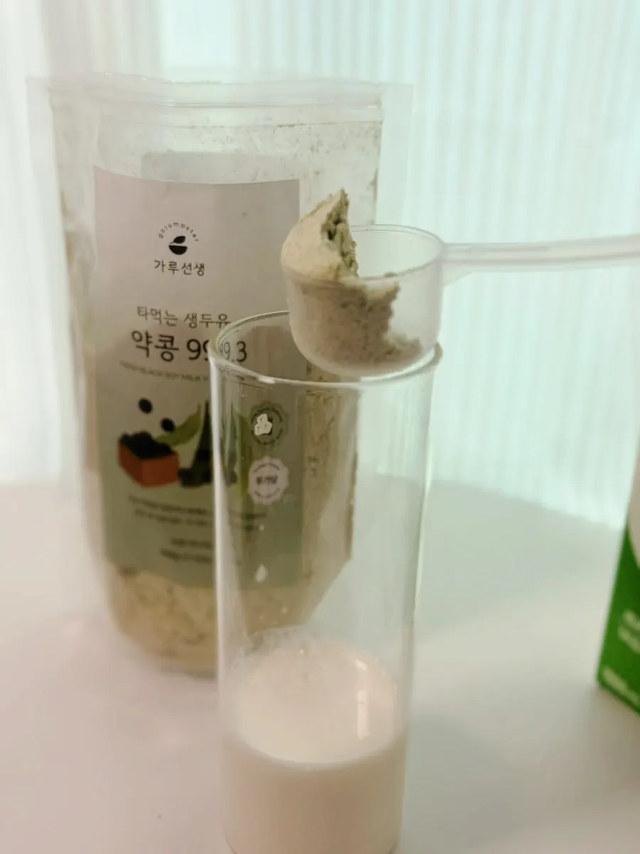 Yakkong soy milk mixed with milk for a smoother drink