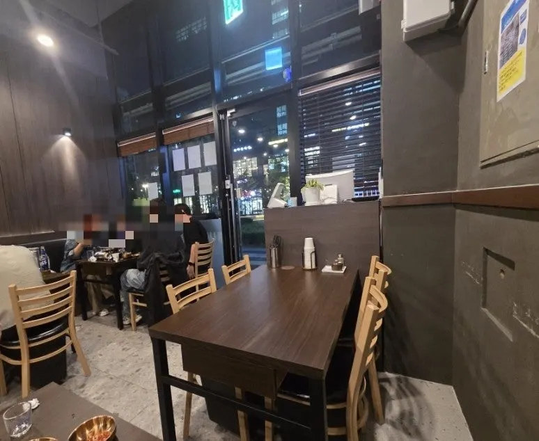 Aisle and seating layout inside Yukhwang