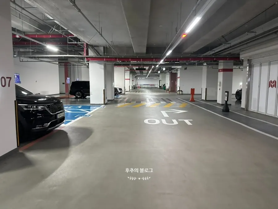 Parking lot at Hyundai Terra Tower Gasan DK