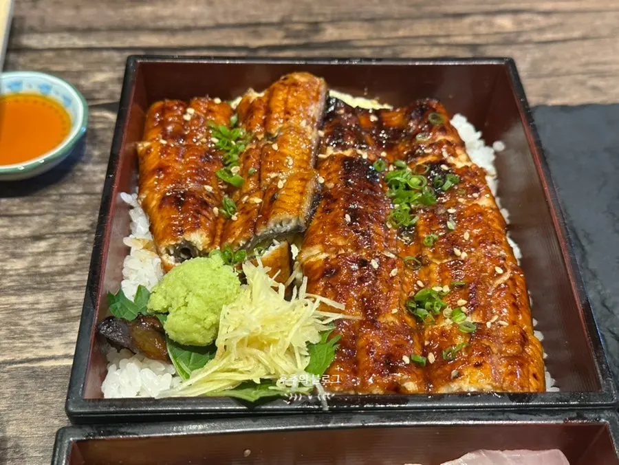 Gapposo's 6-piece sushi set