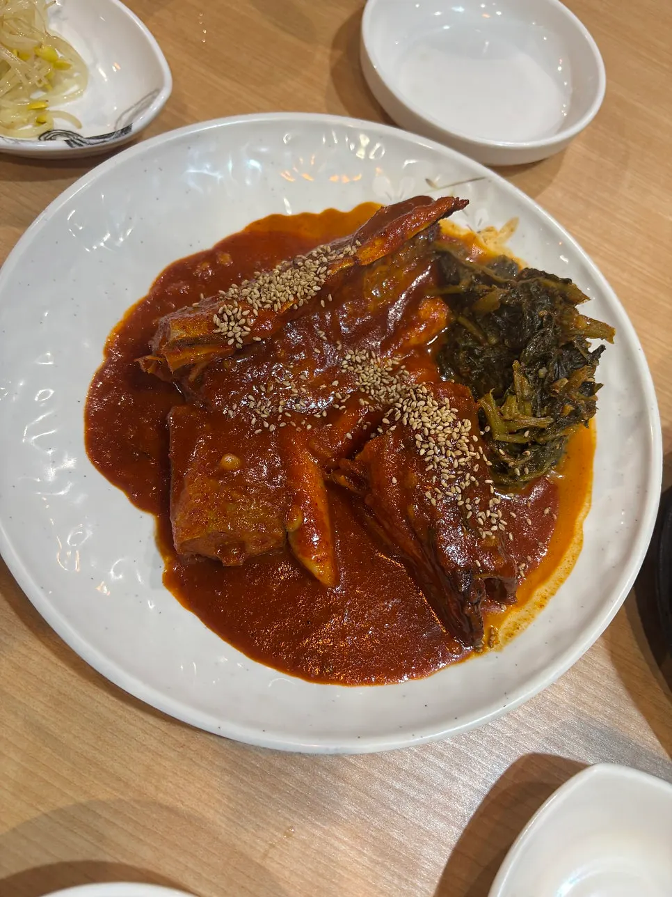 황태가 깔린 해장국 국물