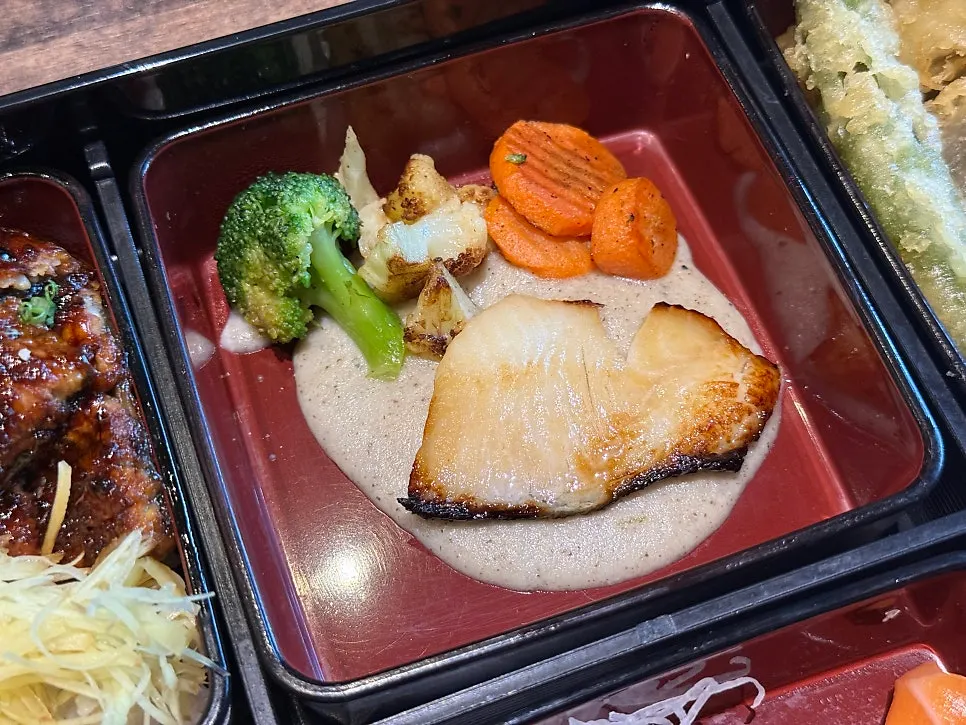 Golden grilled mero with vegetables