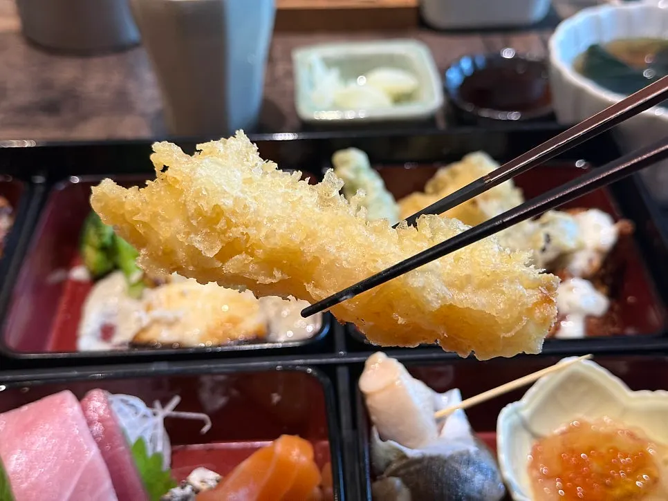 Crisp shrimp and vegetable tempura