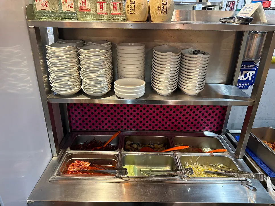 Self-serve bar in one corner of Gim Myeongtae Gasan Branch