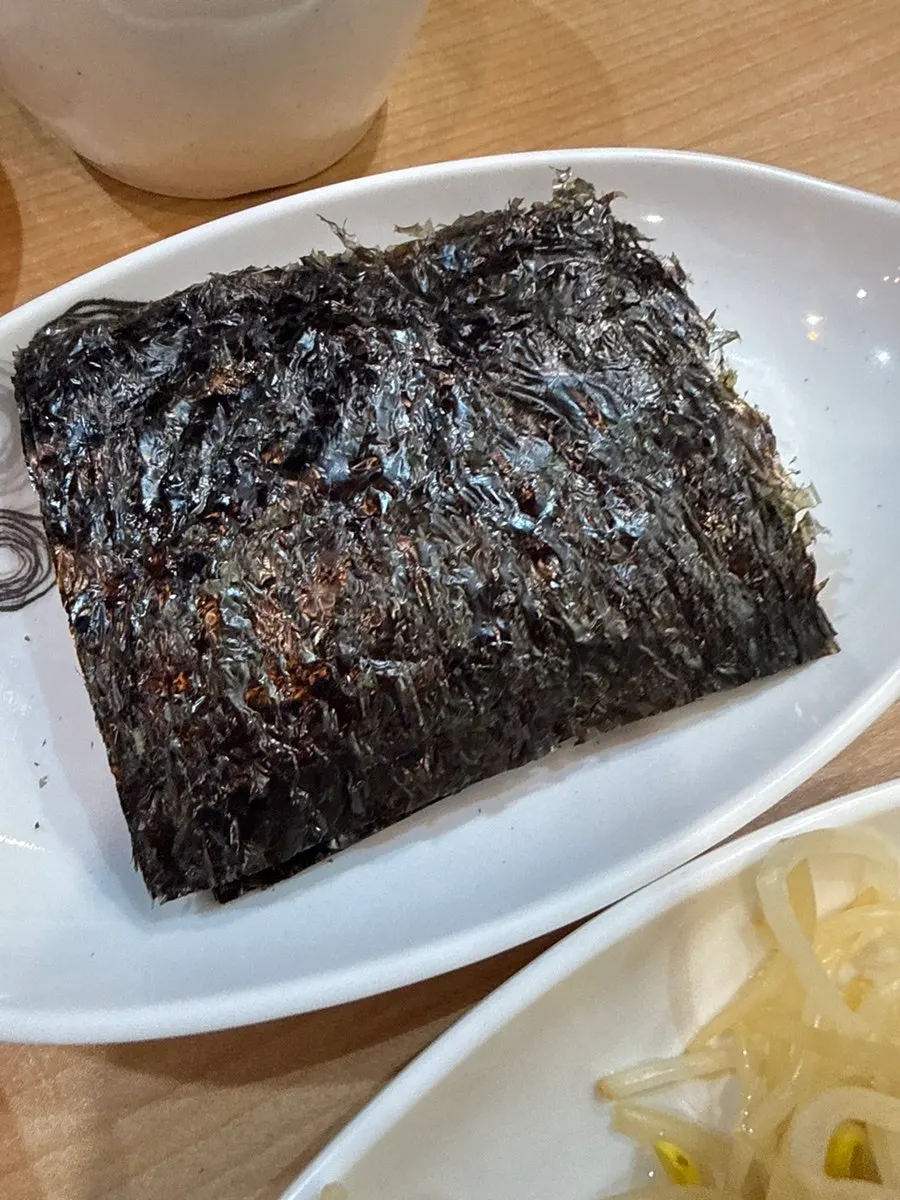 콩나물국과 밑반찬 상차림