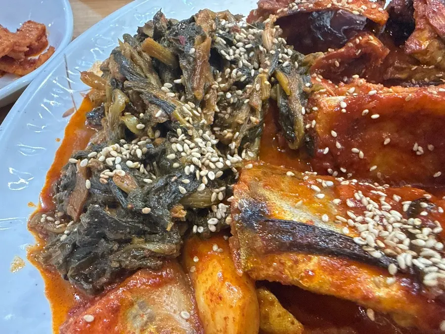 매콤달콤한 소스의 명태조림