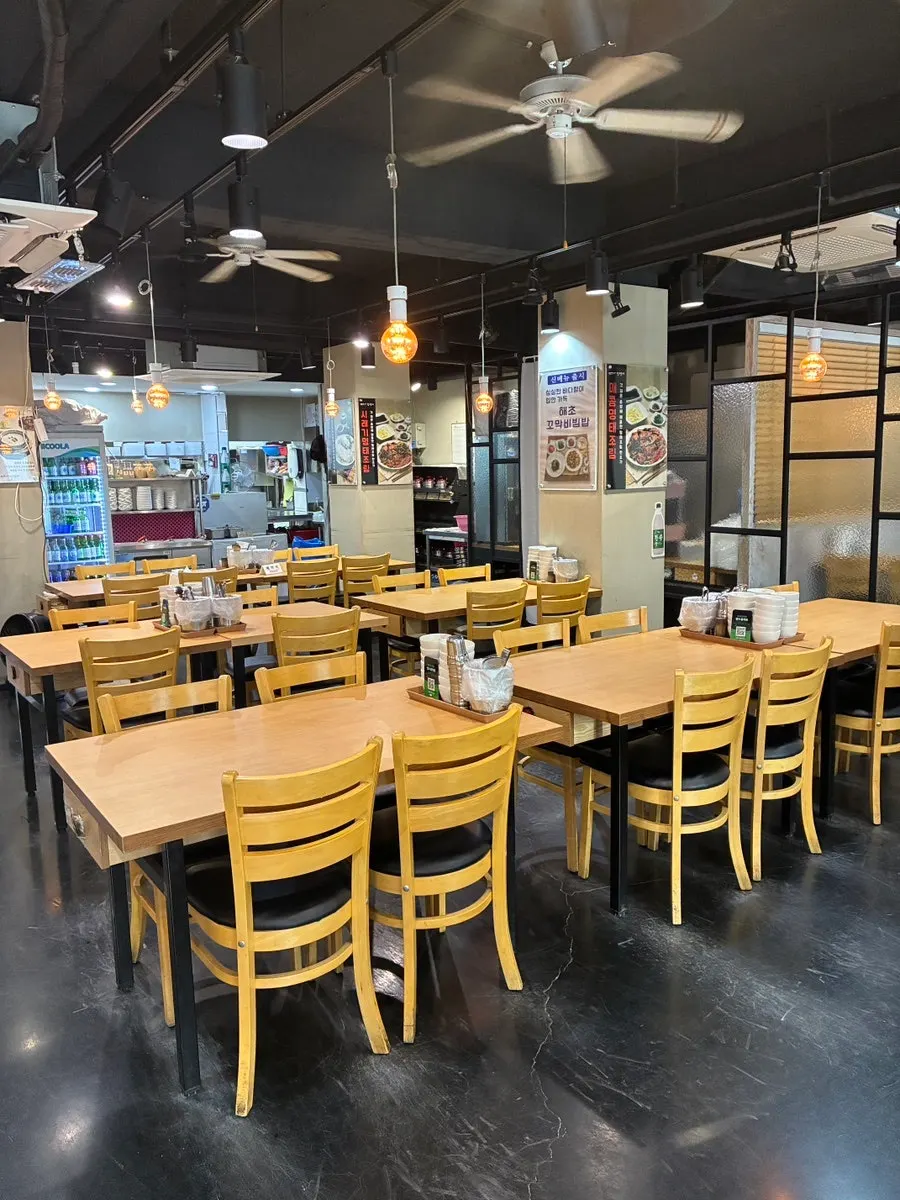 Dining room at Gim Myeongtae Spicy Braised Short Ribs with group seating