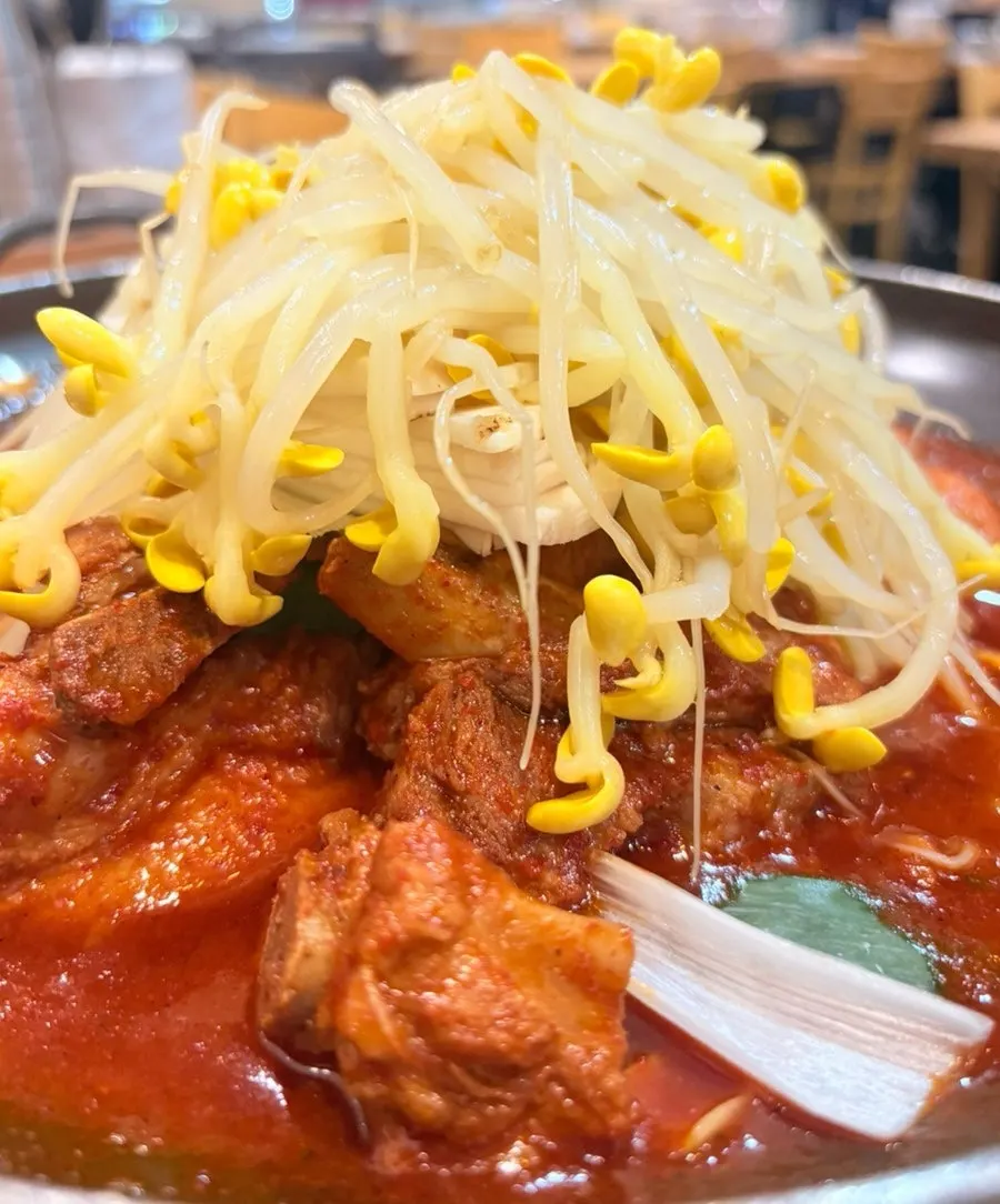 Sign for choosing the spice level of the braised short ribs