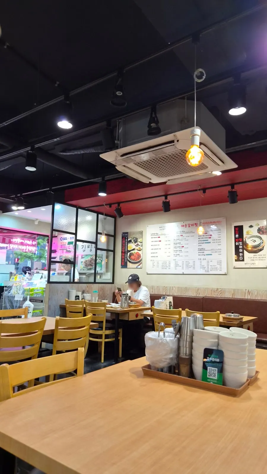 김명태 매운갈비찜 가산점 입구와 내부