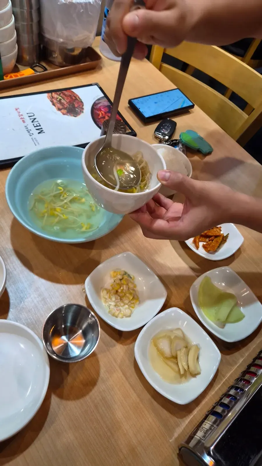 보글보글 끓는 상태로 나온 매운갈비찜