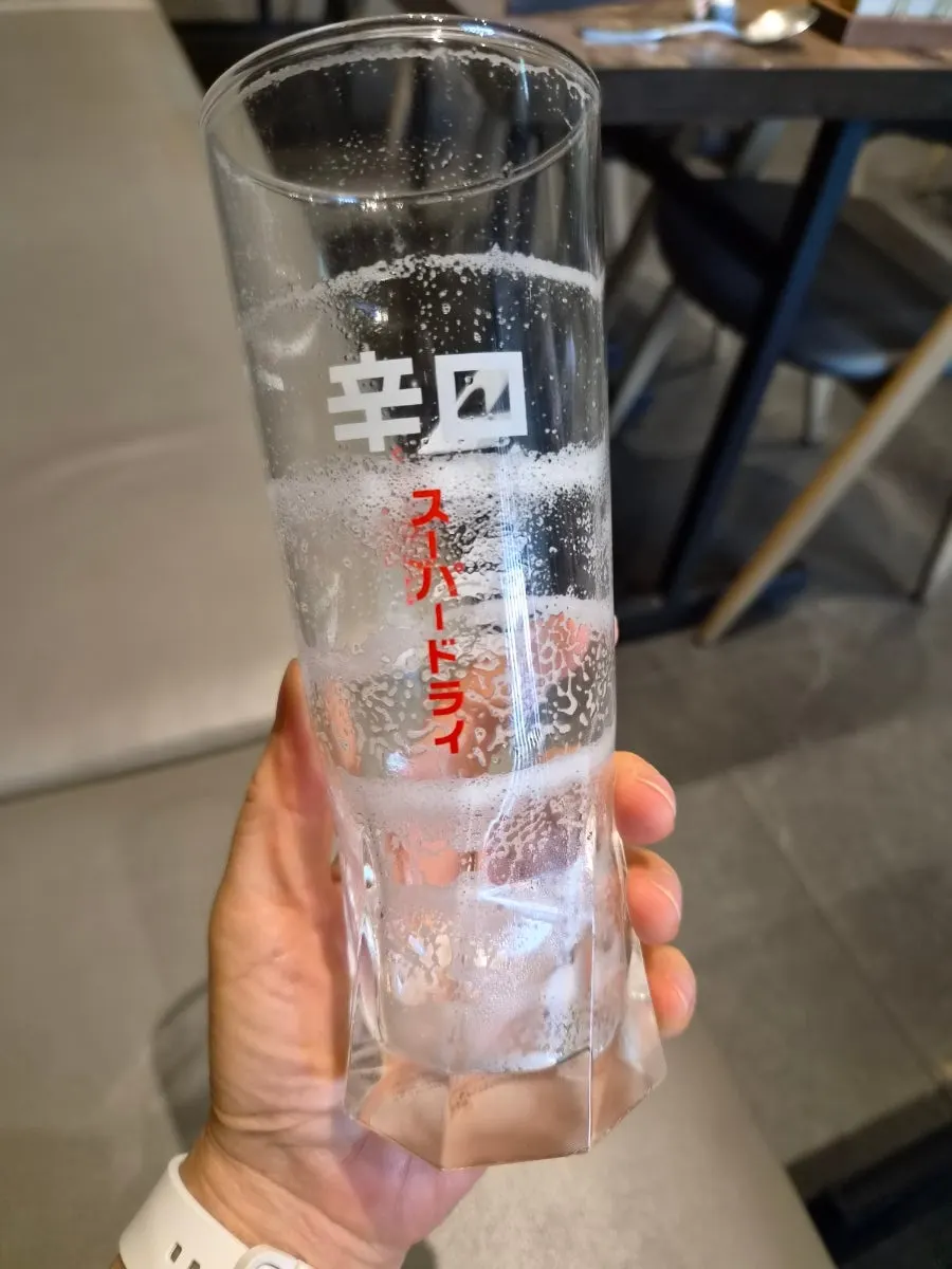 The angel ring in a draft beer glass